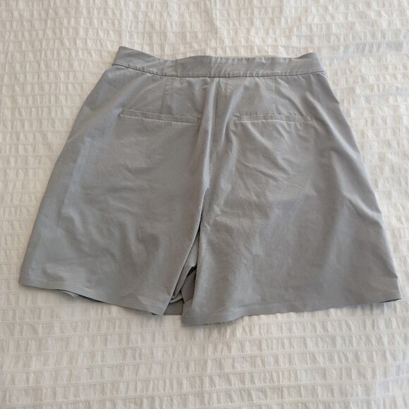 Athletic Planner Skort in Light Grey | Size 6 - Picture 6 of 8